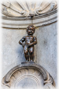 Die bekannte Statur in Brüssel - Manneken Pis. Ein Mannekin in Brüssel