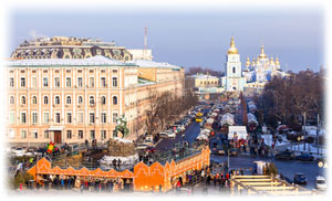 Derartige Eindrücke können Sie auf dem Weg mit dem Kurzzeitkennzeichen in die Ukraine aufnehmen. Blick über eine ukrainische Stadt.